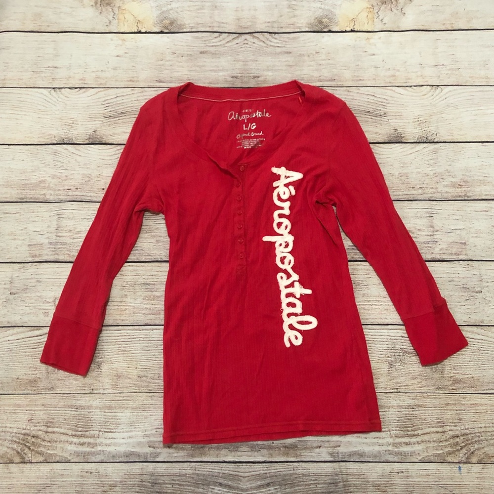 3/4 length red shirt